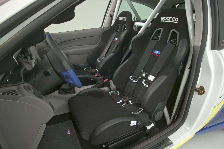  Ford Focus WRC8 2004 года  (фото 2 из 8)